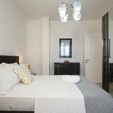 Oasis White Villa Durrës