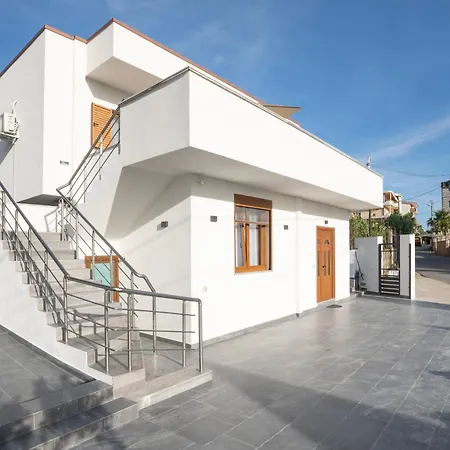 Oasis White Villa Durrës