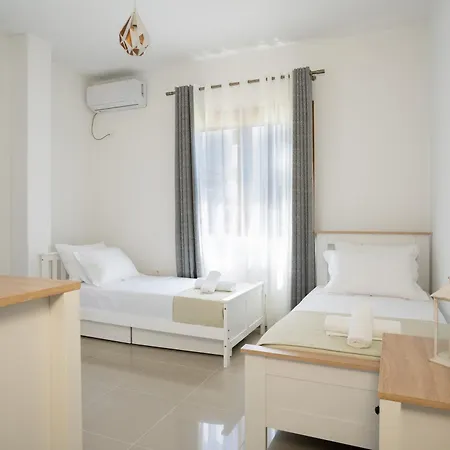 Oasis White Durrës